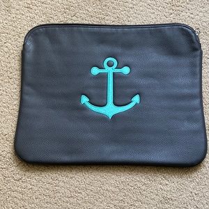 Thirty-one laptop case